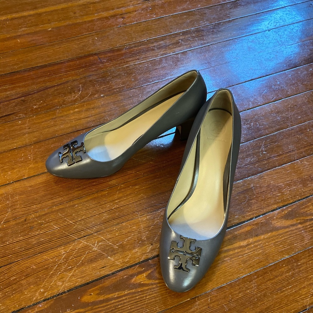 Tory Burch Chelsea Pump